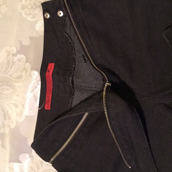 Jeans - Picture 2 of 3